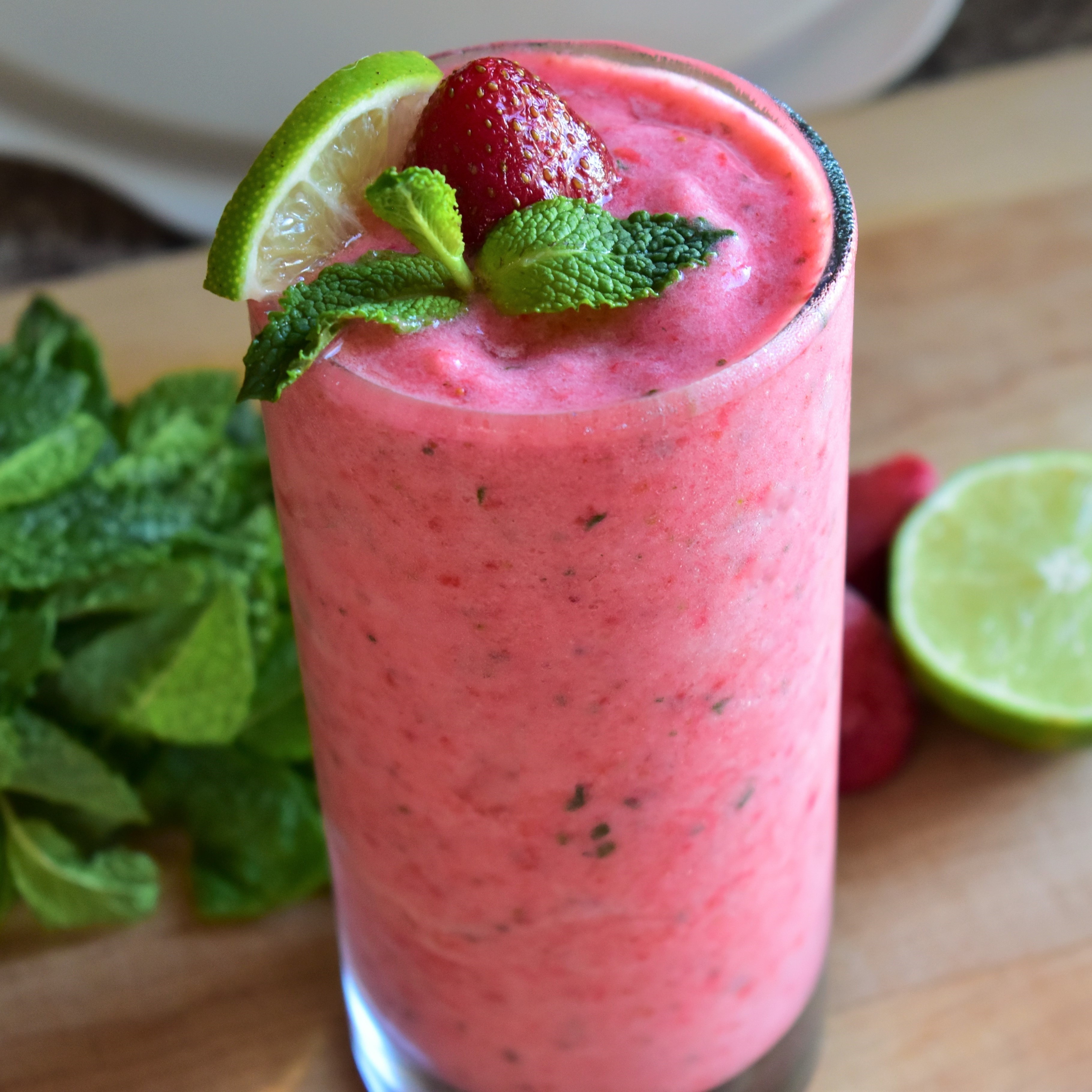 Mint and Fruit Smoothie_image
