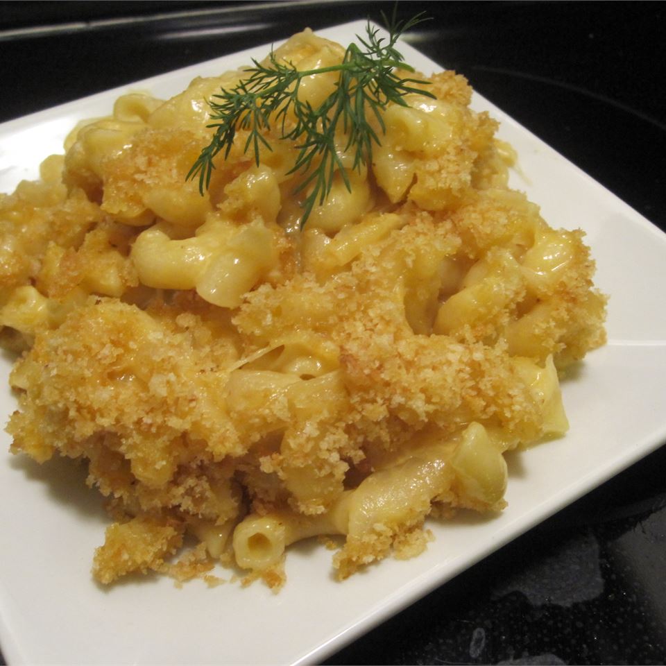 Mena's Baked Macaroni and Cheese with Caramelized Onion_image