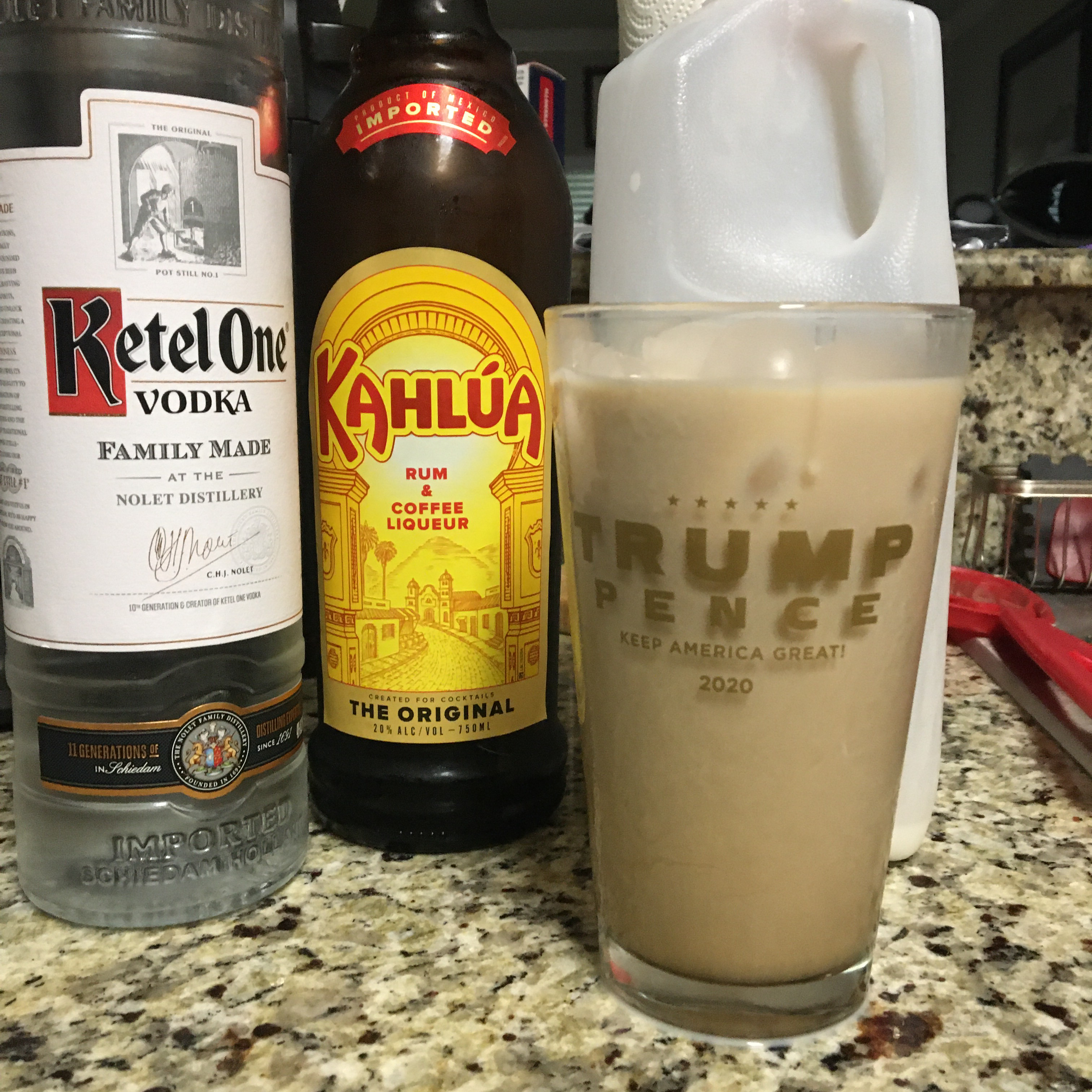 Cocktail white russian White Russian