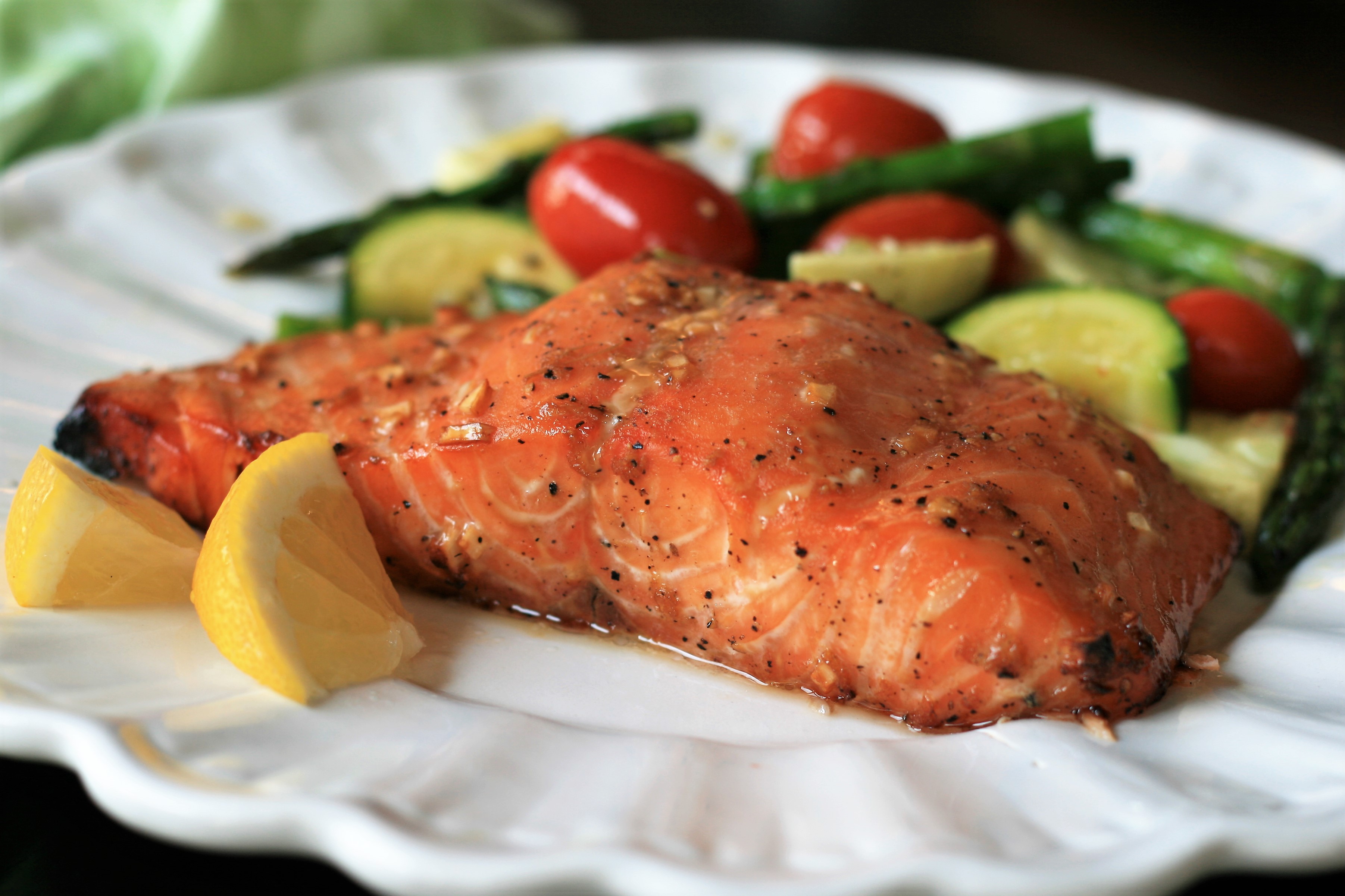 Grilled Salmon with Maple Syrup and Soy Sauce_image