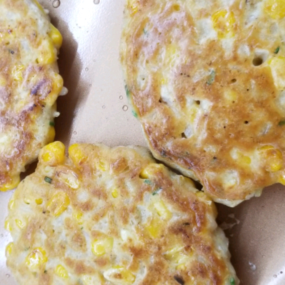 Brown Rice and Corn Cakes image