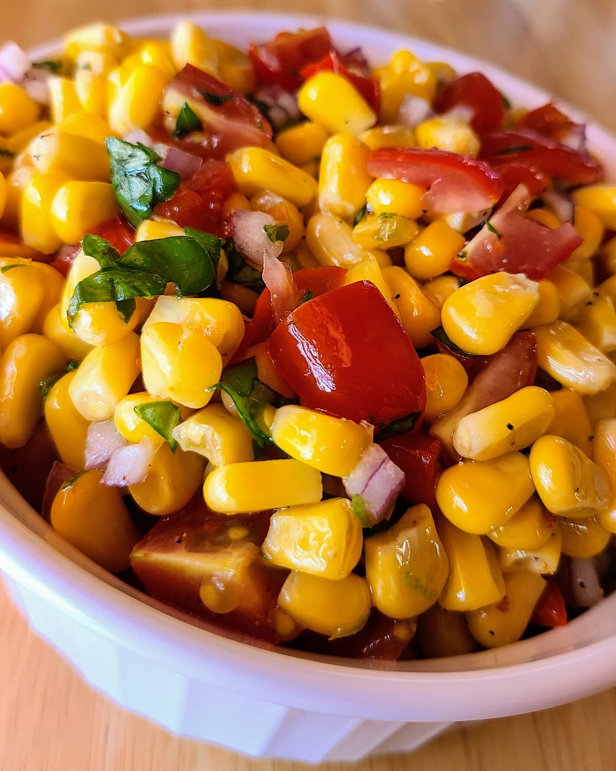 Summer Salad with Grilled Corn and Cherry Tomatoes_image