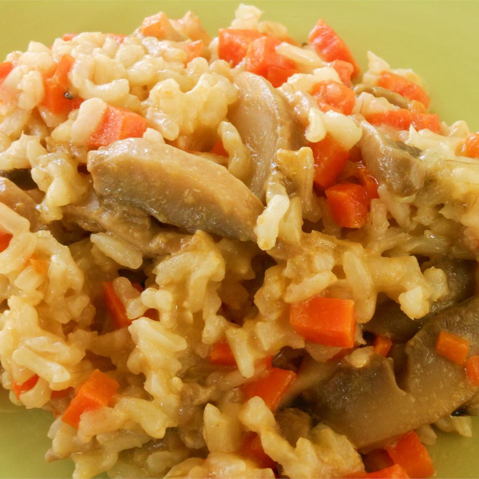 Oven Brown Rice with Carrots and Mushrooms_image