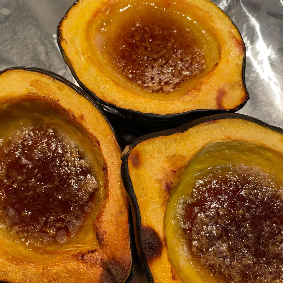 Roasted Acorn Squash with Brown Sugar_image