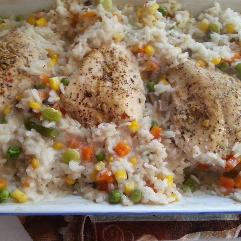 Campbell's® Cheesy Chicken and Rice Casserole_image