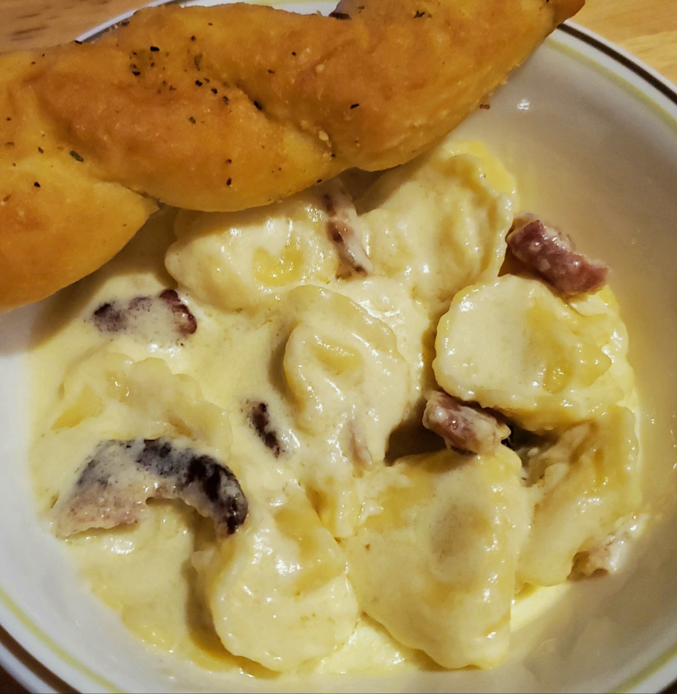 Tortellini a la Carbonara image