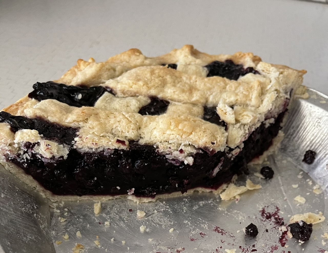 Blueberry Pie with Frozen Berries_image