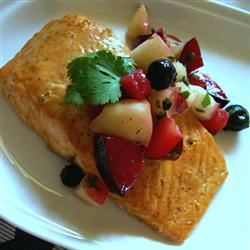 Curried Salmon with Summer Fruit Chutney_image