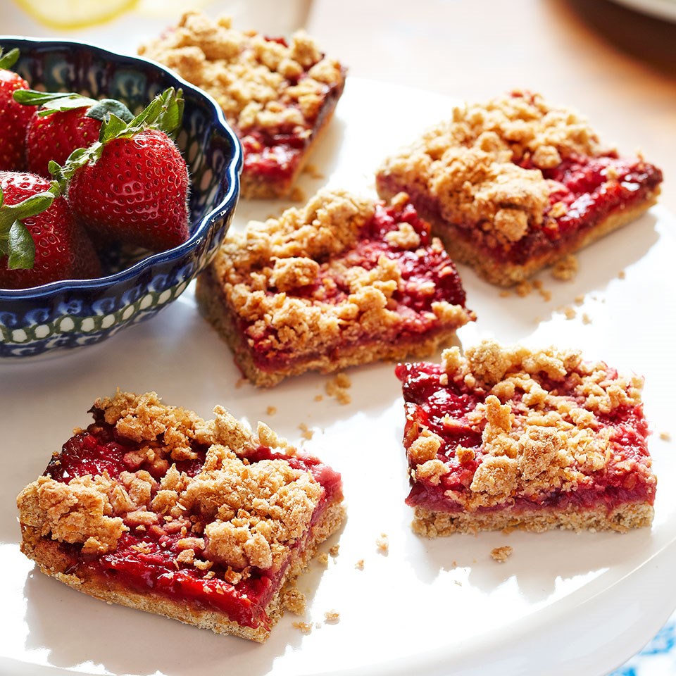 Gluten-Free Strawberry Breakfast Bars Recipe - EatingWell