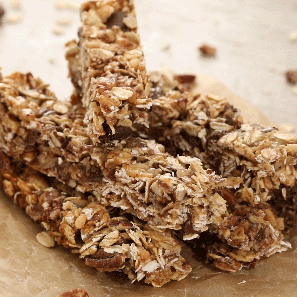 Oatmeal Chocolate Chip Granola Bars Recipe - EatingWell