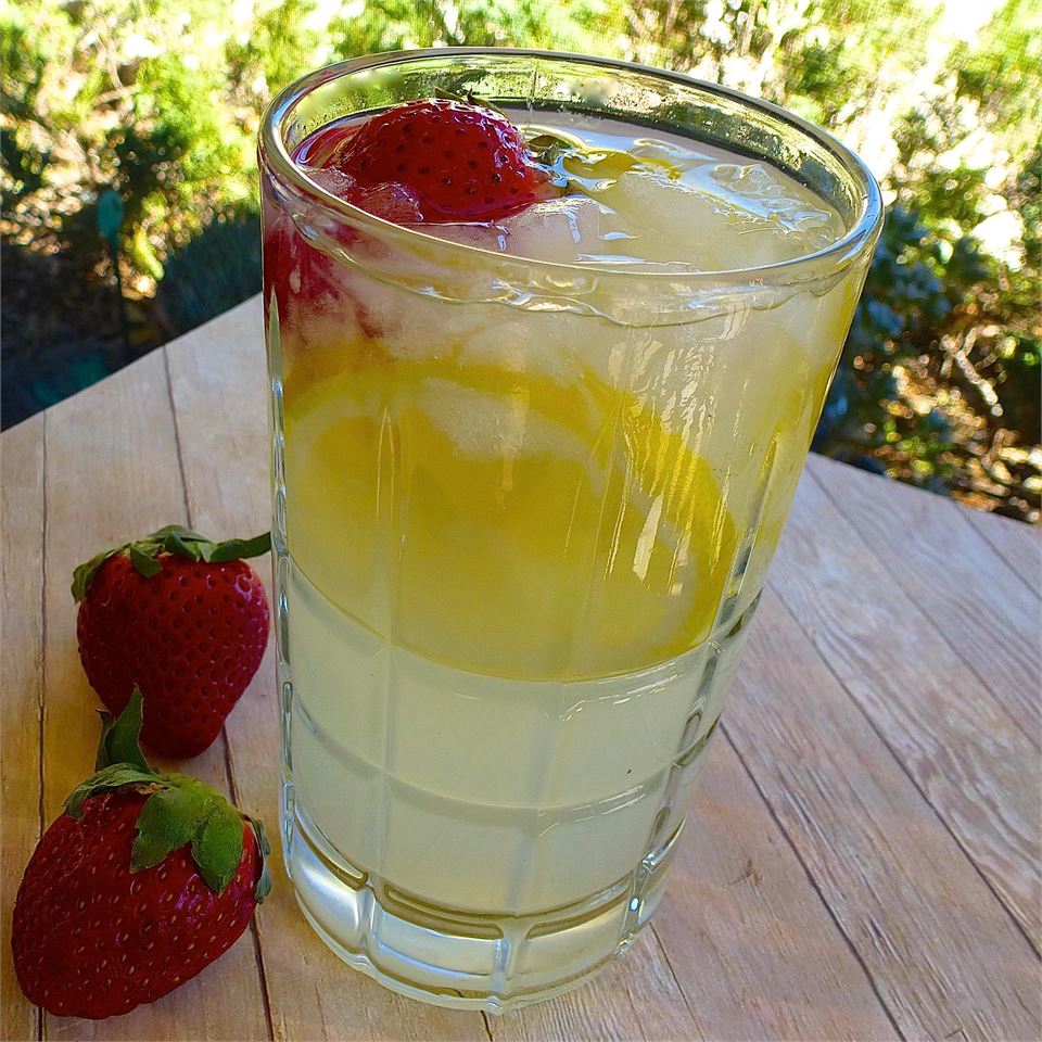 Fresh Squeezed Lemonade with Truvia® Natural Sweetener_image