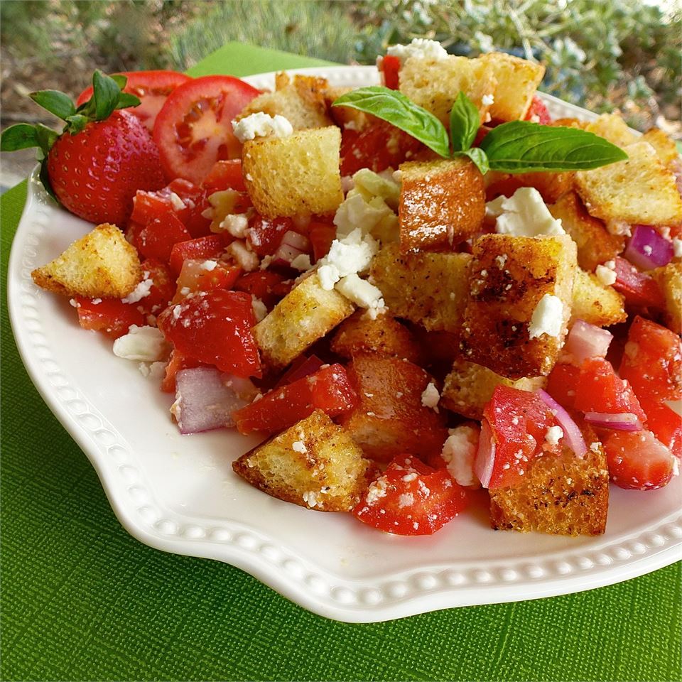 Italian Bread Salad with Strawberries and Tomatoes_image