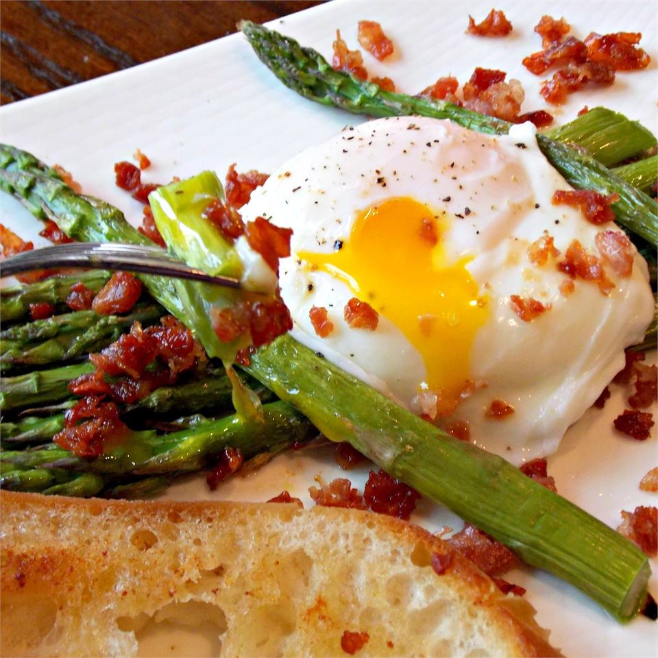 Roasted Asparagus Prosciutto and Egg_image